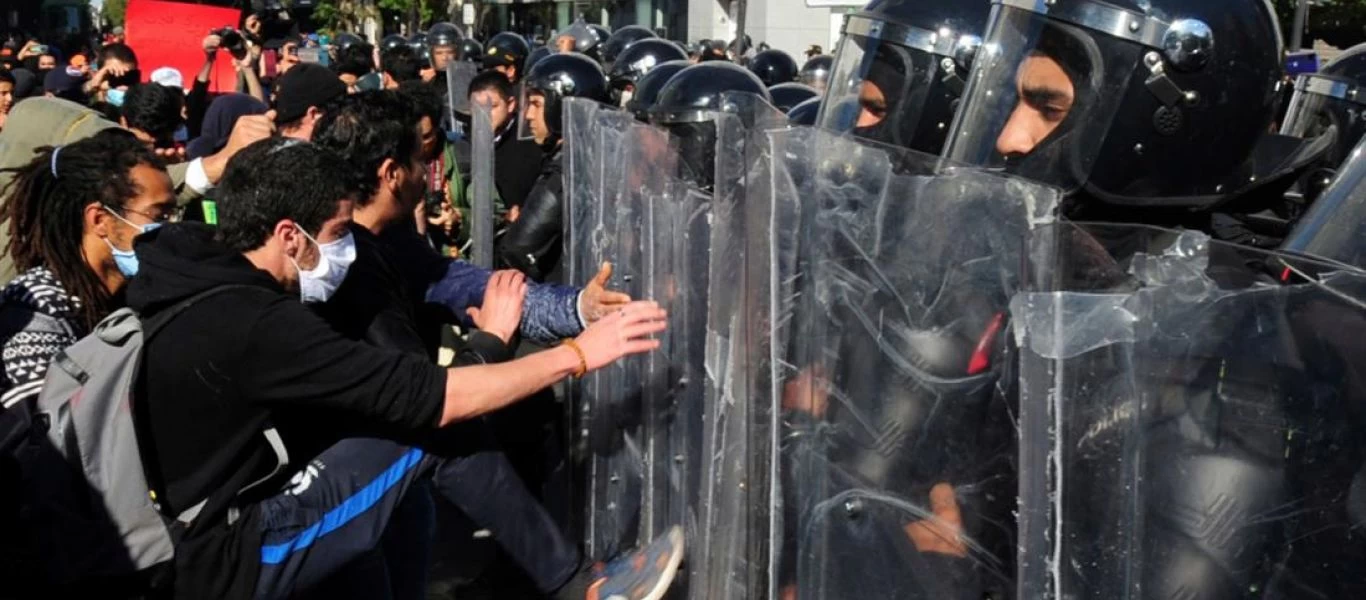 Τυνησία: Νεκρός άνδρας διαδηλωτής - Σκληρή καταστολή στις διαδηλώσεις κατά του προέδρου Κ.Σάγιεντ